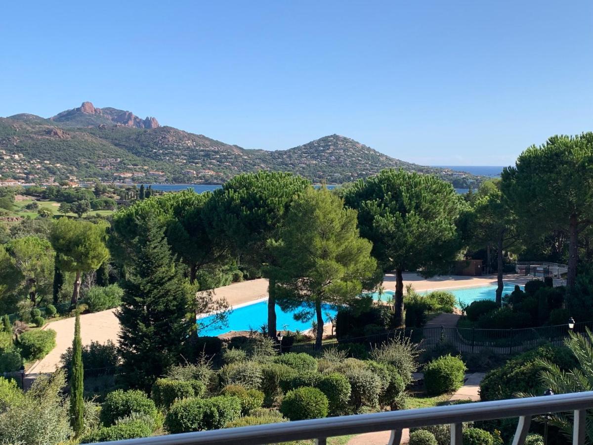 Saint Raphael, Cap Esterel Le Hameau. Vue Mer Экстерьер фото