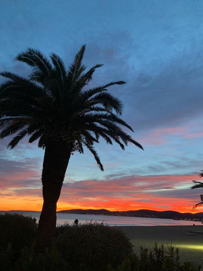 Saint Raphael, Cap Esterel Le Hameau. Vue Mer Экстерьер фото