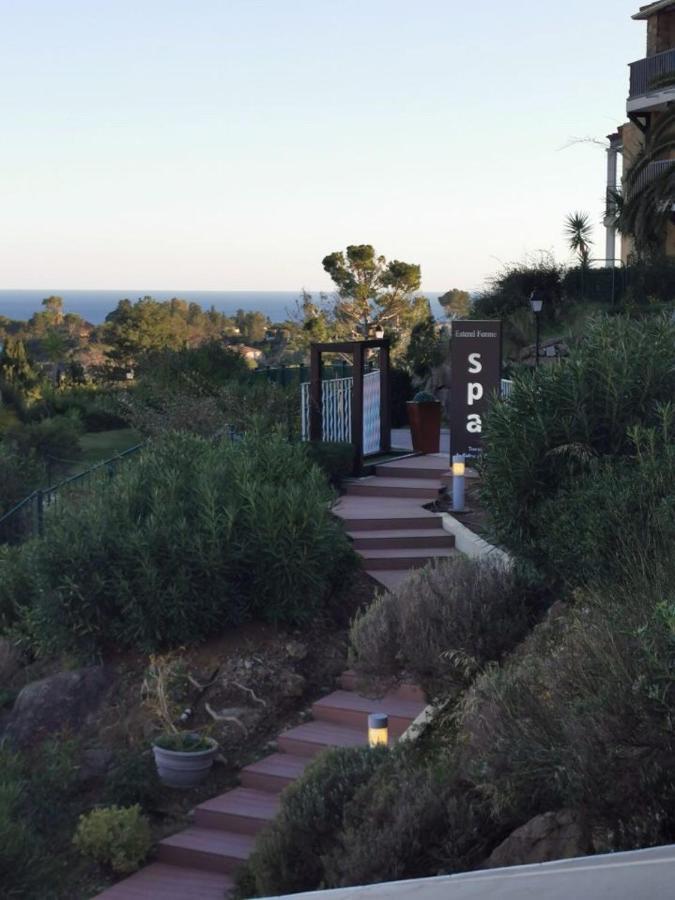 Saint Raphael, Cap Esterel Le Hameau. Vue Mer Экстерьер фото